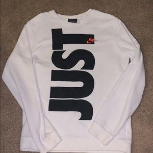 Nike sweater brand new never worn